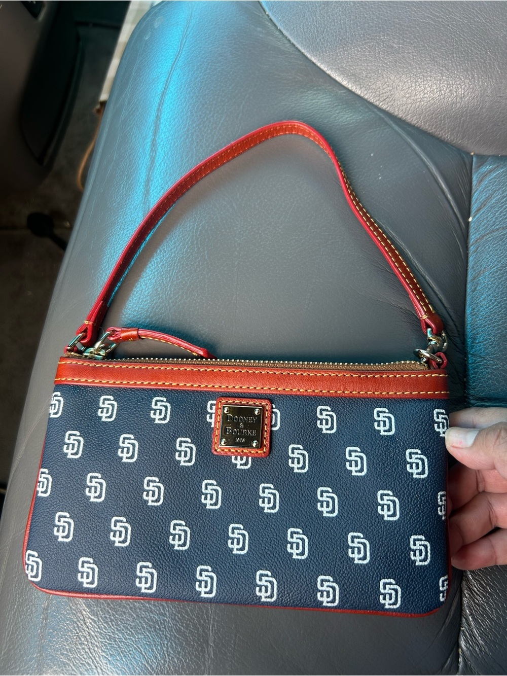 Dooney & Bourke MLB San Diego Padres Large Slim Wristlet Navy One Size